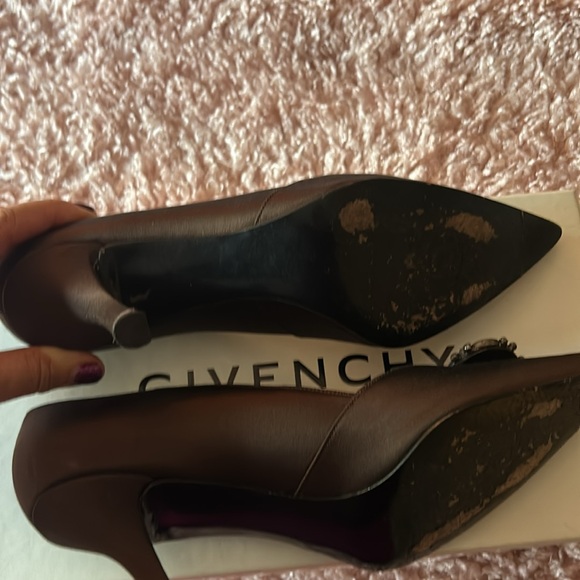 Stuart Weitzman brown satin heels with jeweled broach embellishment - Picture 8 of 9